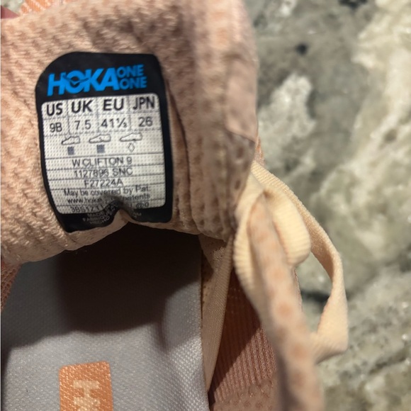 New Hoka Clifton 9 sneakers - Picture 6 of 6